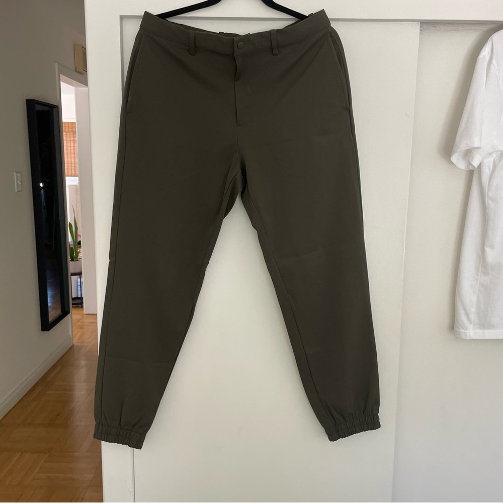 Uniqlo Green/Brown Stretch Tapered Pants